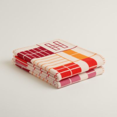 ホームテキスタイル：プレード、クッション、カシミヤ | Hermès